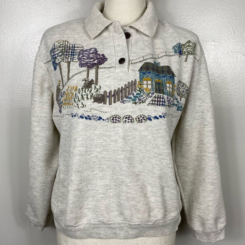 1980's Cottagecore Gray Sweater with English cottage scenery M